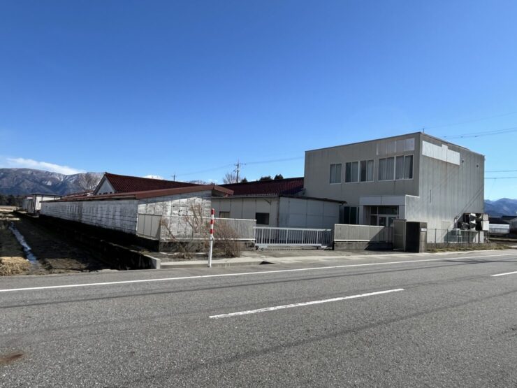 下新川郡入善町新屋 事務所・工場・物置・倉庫サムネイル