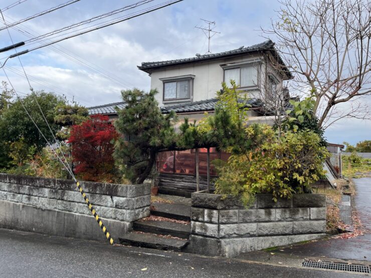 魚津市大海寺新村　居宅サムネイル
